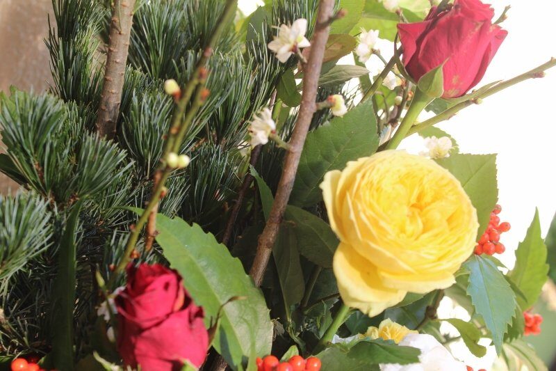 お正月の生け花 五葉松と千両 ホームページ制作 京都 ファンフェア