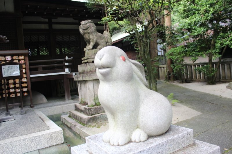 岡崎神社の狛兎岡崎神社 京都市左京区