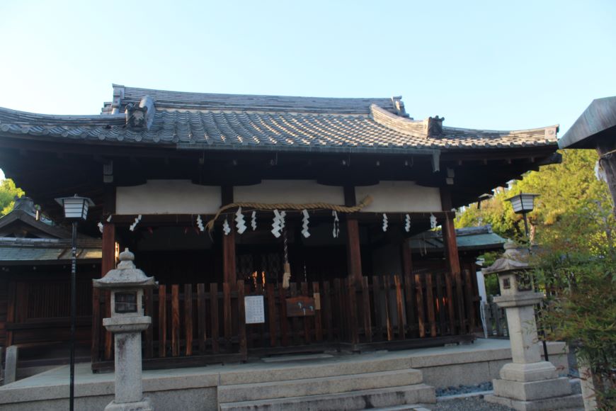 六請神社 本殿