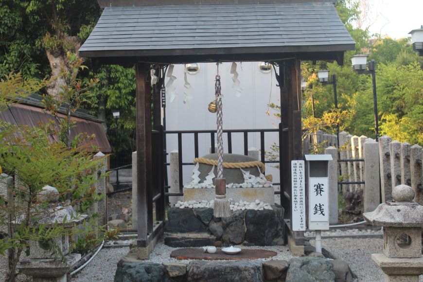 力石大神の石