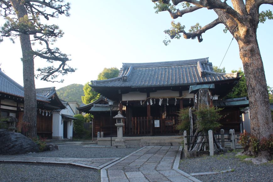 六請神社 境内