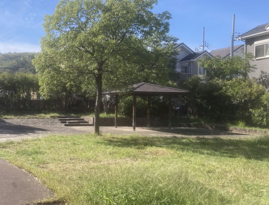 今里大塚古墳公園 あずまや
